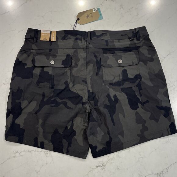 Prana Womens Halle Short Plus II Camo 20 W x 7" Standard Fit Stretch UPF Shorts - Picture 2 of 16